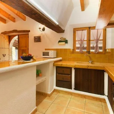 Sleeps 4 With Pool Air Con And Wifi Villa