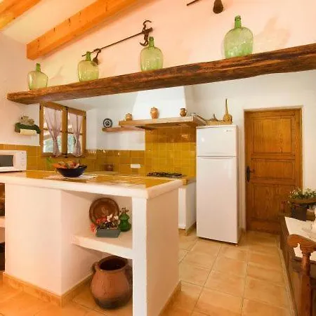 Villa Sleeps 4 With Pool Air Con And Wifi Pollenca