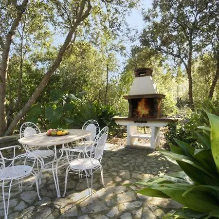 Sleeps 4 With Pool Air Con And Wifi Villa *