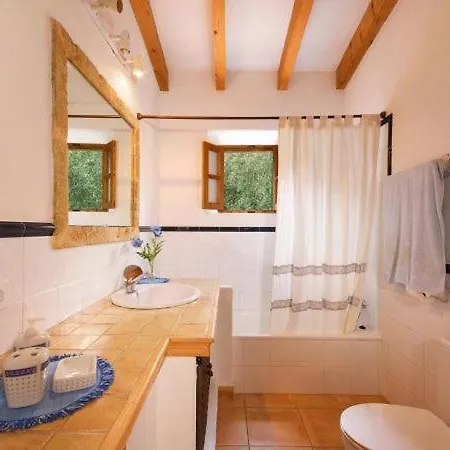 Sleeps 4 With Pool Air Con And Wifi Pollenca